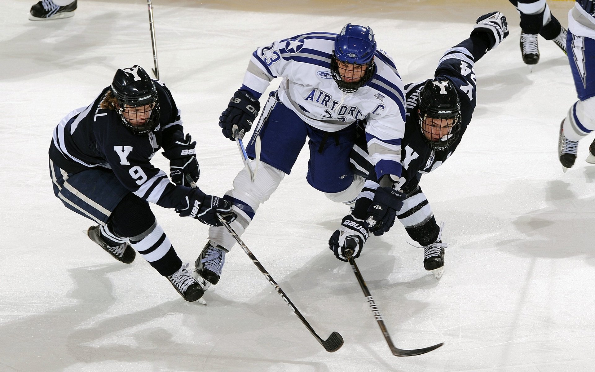 杨瀚森加盟开拓者后首场采访谈梦想与压力，杨瀚宇是谁